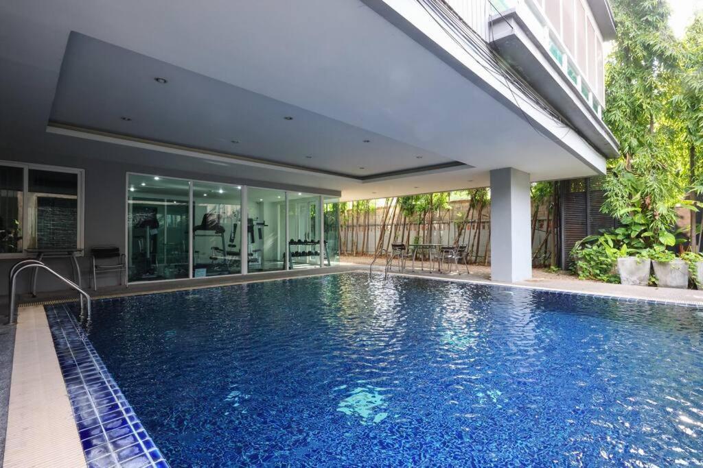 Luxury Living In Heart Of Nimman Apartment Chiang Mai Luaran gambar