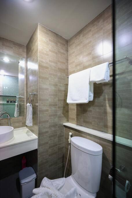 Luxury Living In Heart Of Nimman Apartment Chiang Mai Luaran gambar